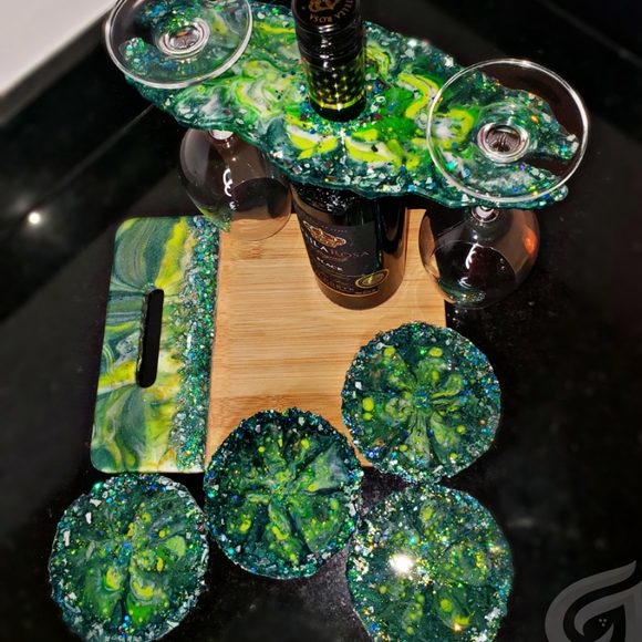 Handmade Board+Wine Rack+Coasters Resin Design - Picture 2 of 5